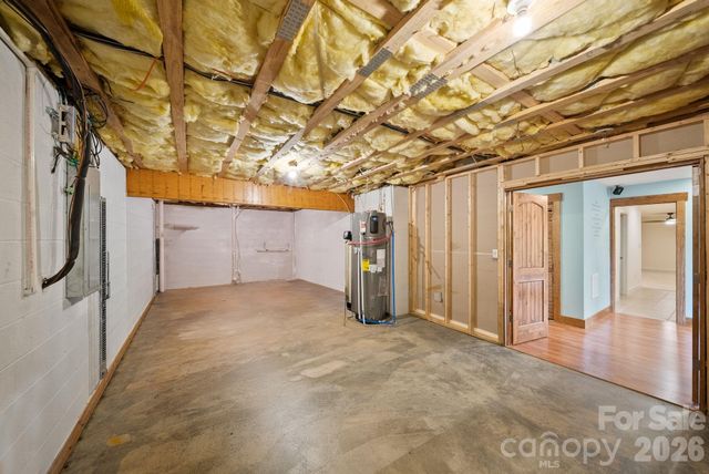 21 Hope Road, Weaverville, NC 28787