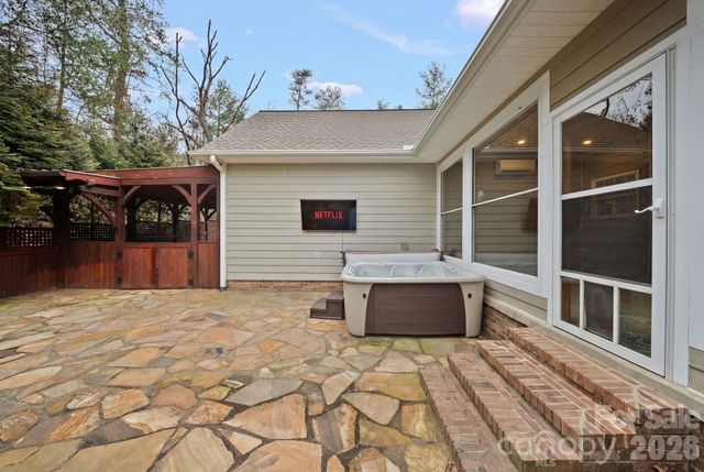 21 Hope Road, Weaverville, NC 28787