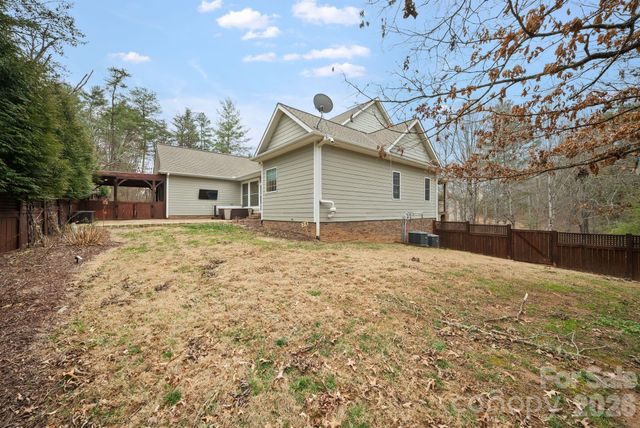 21 Hope Road, Weaverville, NC 28787