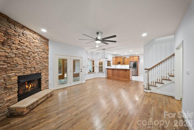 21 Hope Road, Weaverville, NC 28787