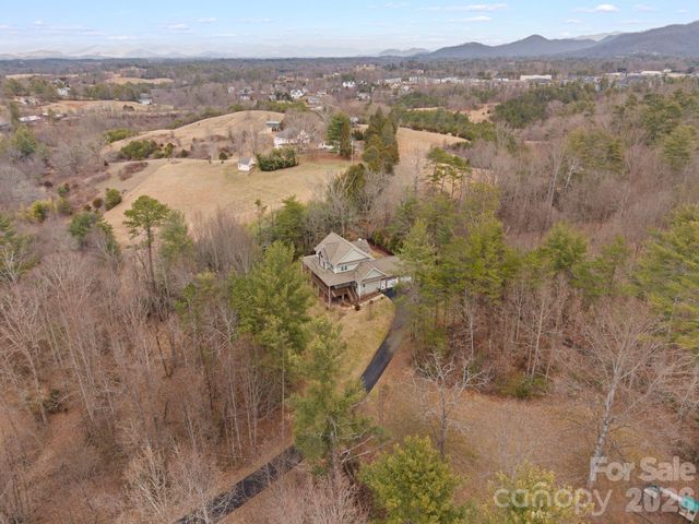 21 Hope Road, Weaverville, NC 28787