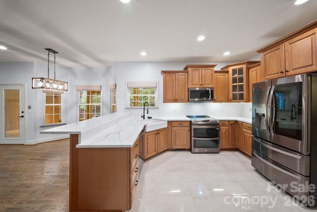 21 Hope Road, Weaverville, NC 28787