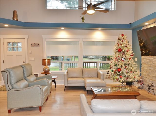 102 N Oar Loop NW, Ocean Shores, WA 98569