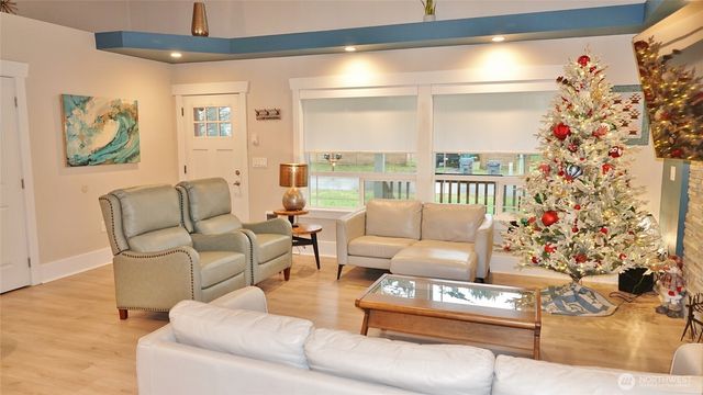 102 N Oar Loop NW, Ocean Shores, WA 98569