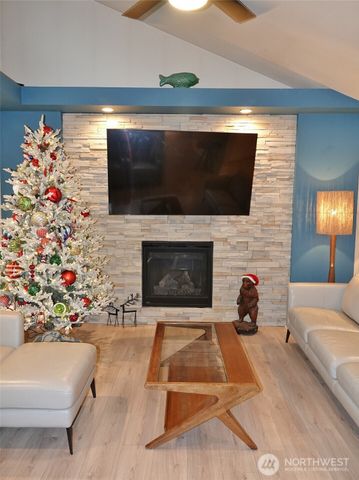 102 N Oar Loop NW, Ocean Shores, WA 98569