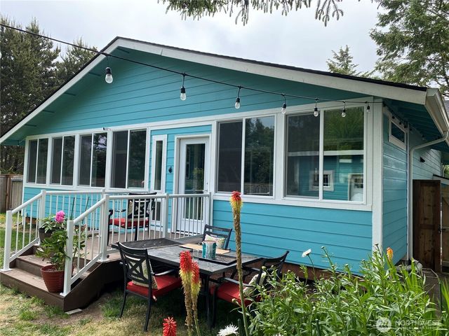 102 N Oar Loop NW, Ocean Shores, WA 98569