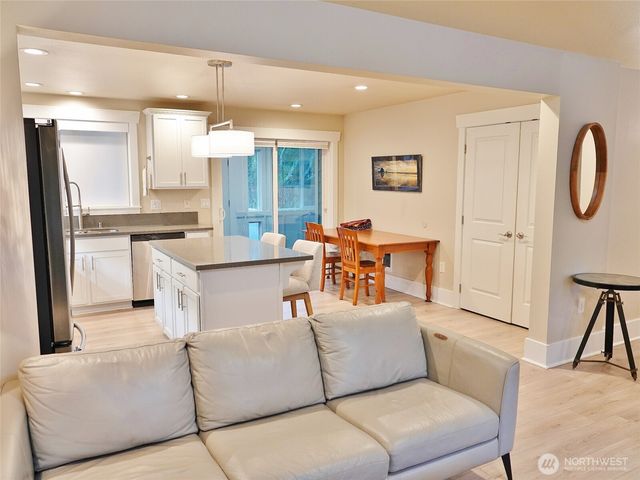 102 N Oar Loop NW, Ocean Shores, WA 98569