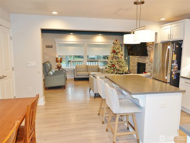 102 N Oar Loop NW, Ocean Shores, WA 98569