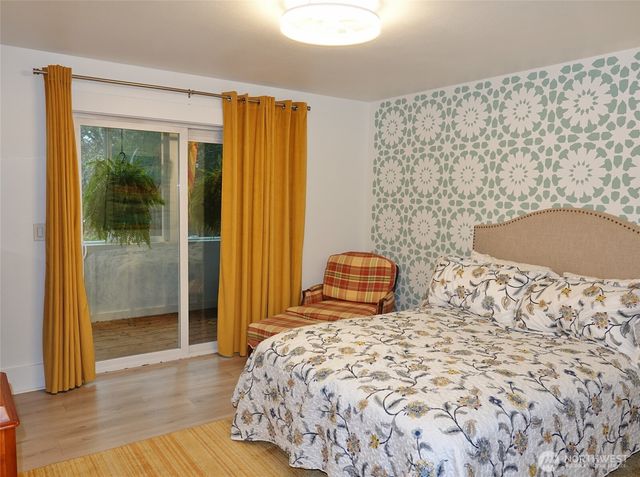 102 N Oar Loop NW, Ocean Shores, WA 98569