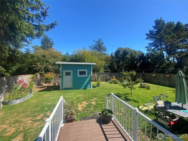 102 N Oar Loop NW, Ocean Shores, WA 98569