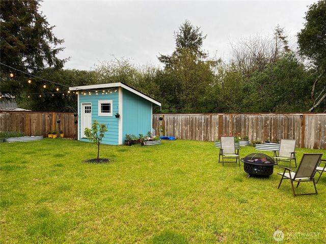 102 N Oar Loop NW, Ocean Shores, WA 98569