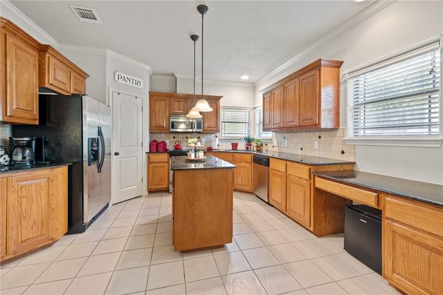 2218 Brougham Place, College Station, TX 77845