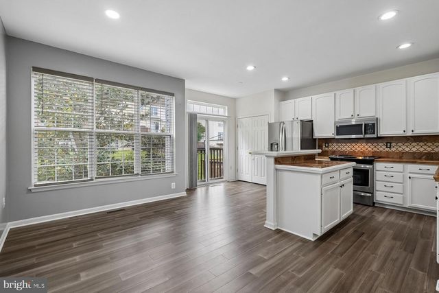 15776 SILENT TREE PL, Woodbridge, VA 22191