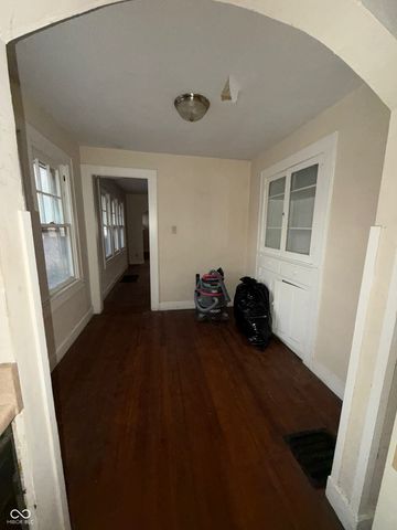 4406 Rockville Road, Indianapolis, IN 46222