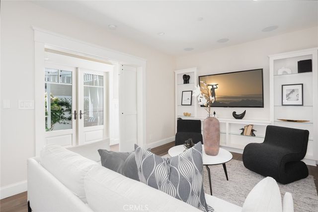 426 Dahlia Avenue, Corona Del Mar, CA 92625