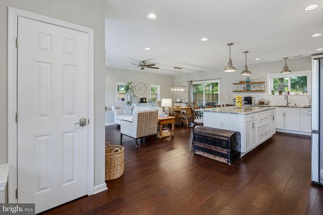 9242 SPRING VALLEY RD, Ellicott City, MD 21043