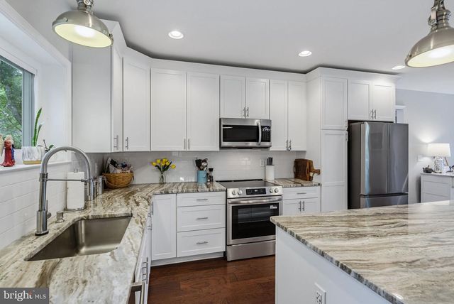 9242 SPRING VALLEY RD, Ellicott City, MD 21043
