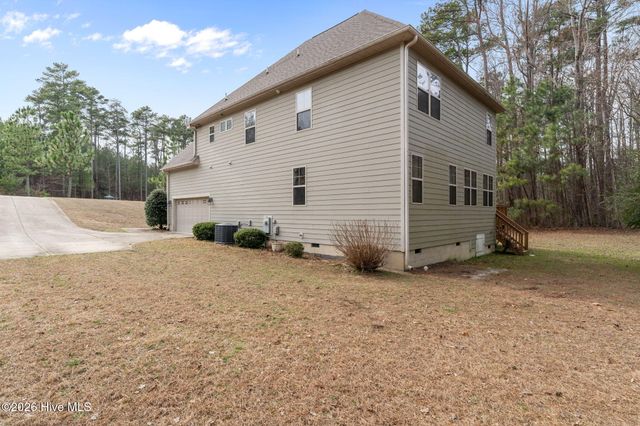 195 Glenmoor Drive, Southern Pines, NC 28387