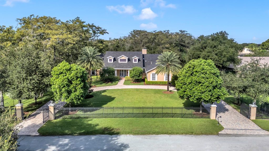 6041 NW 74th Ter, Parkland, FL 33067