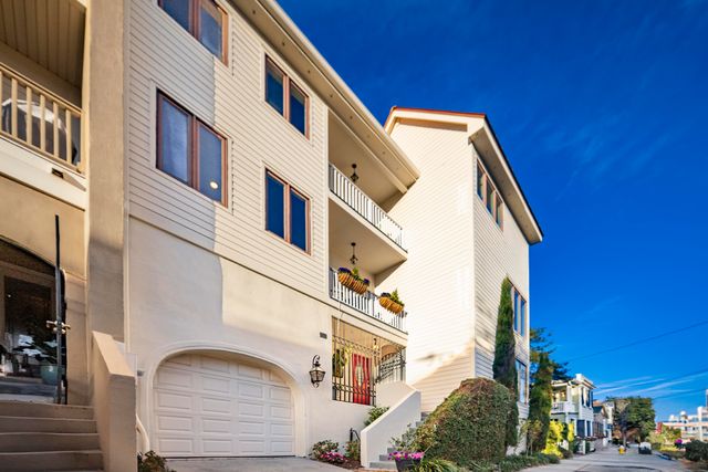 156 Tradd Street E, Charleston, SC 29401