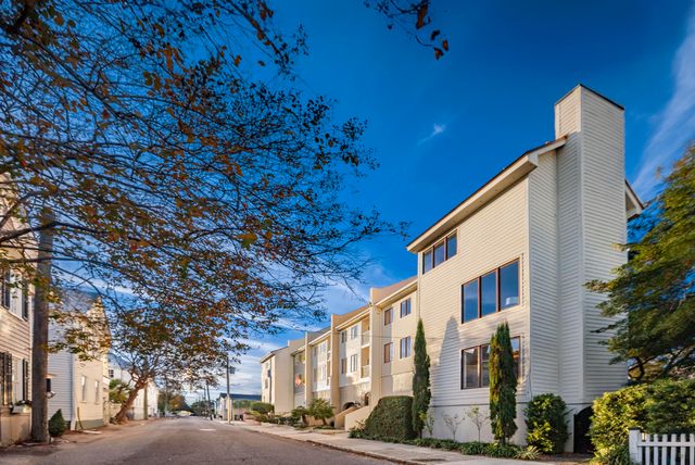 156 Tradd Street E, Charleston, SC 29401