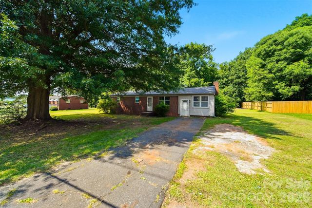 807 Mt Olive Church Road, Newton, NC 28658