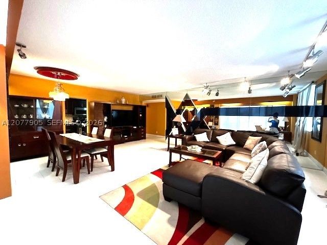 3800 Hillcrest Dr 412, Hollywood, FL 33021