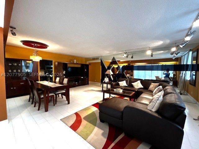 3800 Hillcrest Dr 412, Hollywood, FL 33021