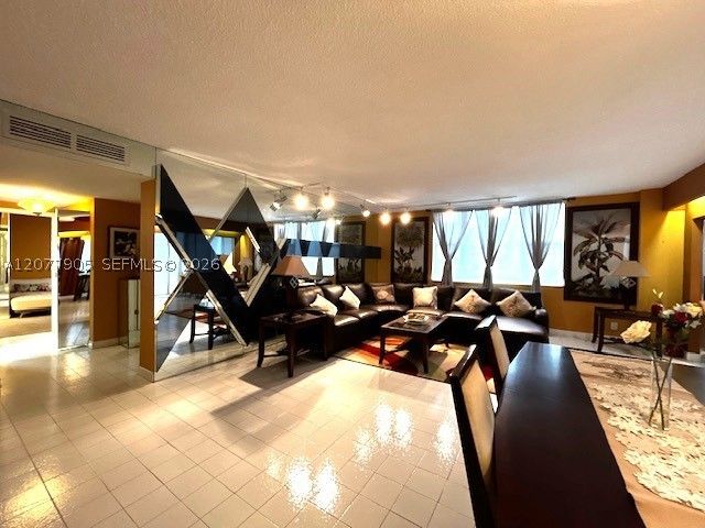 3800 Hillcrest Dr 412, Hollywood, FL 33021