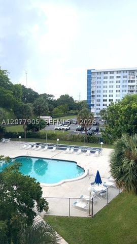 3800 Hillcrest Dr 412, Hollywood, FL 33021