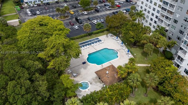 3800 Hillcrest Dr 412, Hollywood, FL 33021
