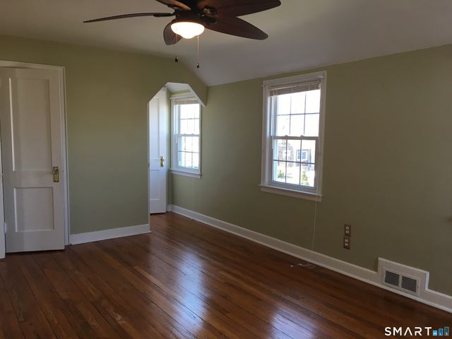 11 Fairlea Avenue, Stratford, CT 06614