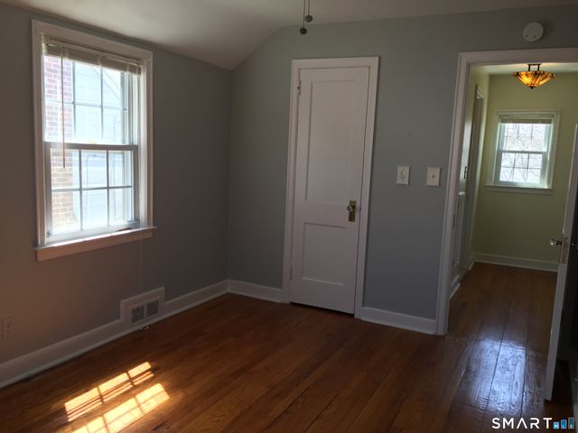 11 Fairlea Avenue, Stratford, CT 06614
