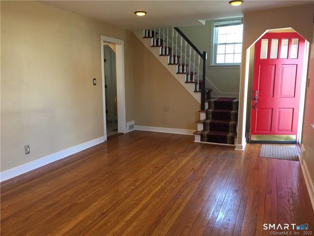 11 Fairlea Avenue, Stratford, CT 06614