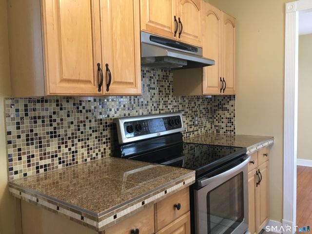 11 Fairlea Avenue, Stratford, CT 06614