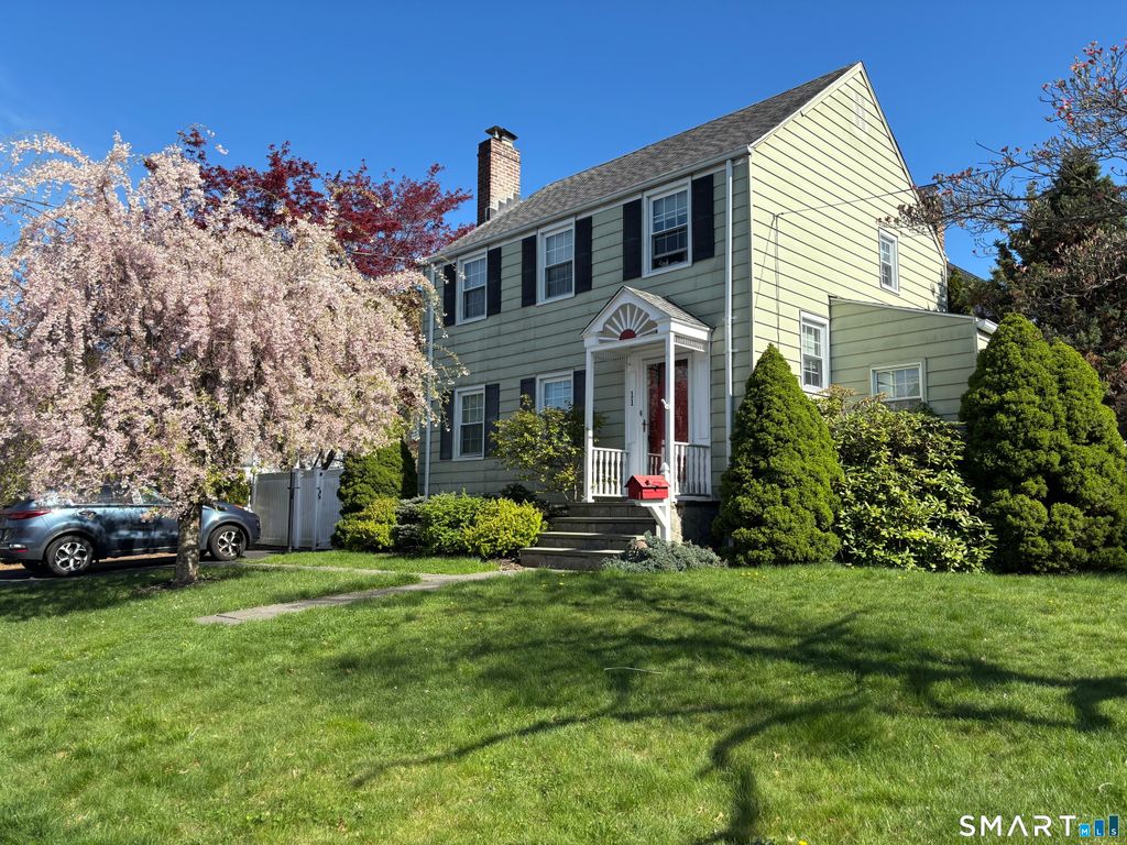 11 Fairlea Avenue, Stratford, CT 06614