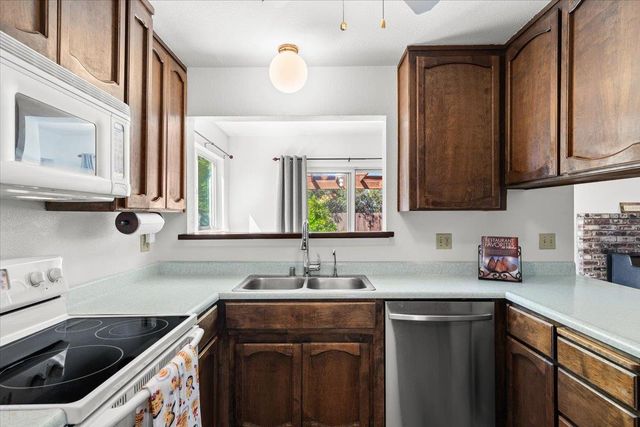 185 E Wyman Rd, French Camp, CA 95231