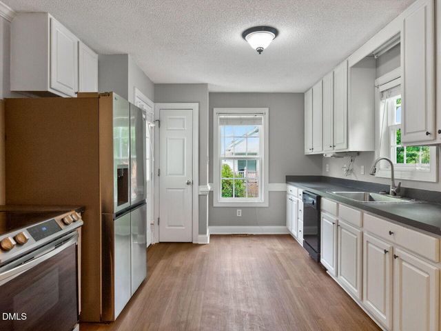 98 Starcroft Drive, Fuquay Varina, NC 27526