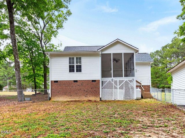 98 Starcroft Drive, Fuquay Varina, NC 27526