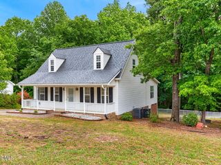 98 Starcroft Drive, Fuquay Varina, NC 27526