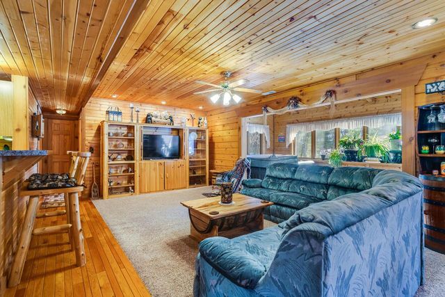 W7443 County Rd T, Holmen, WI 54636