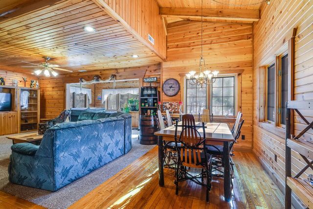 W7443 County Rd T, Holmen, WI 54636