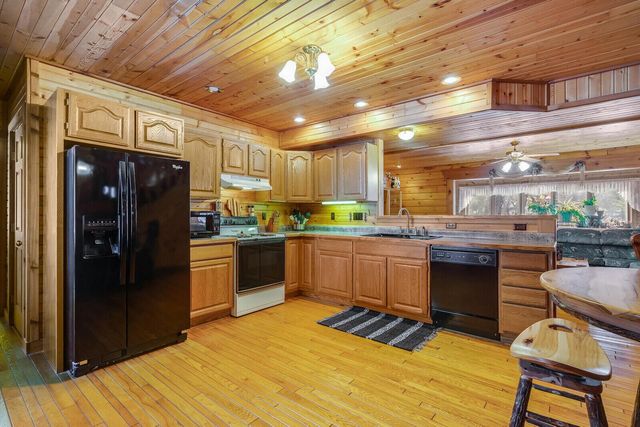 W7443 County Rd T, Holmen, WI 54636