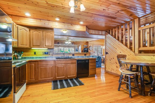 W7443 County Rd T, Holmen, WI 54636