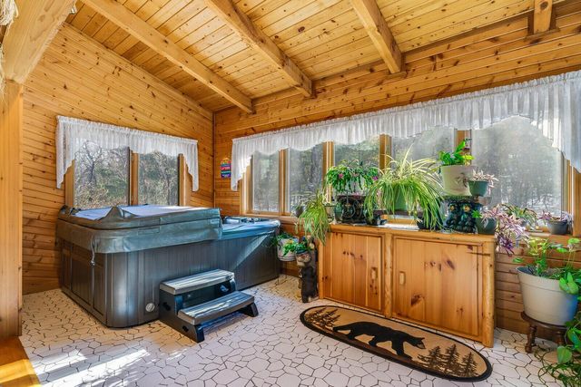 W7443 County Rd T, Holmen, WI 54636