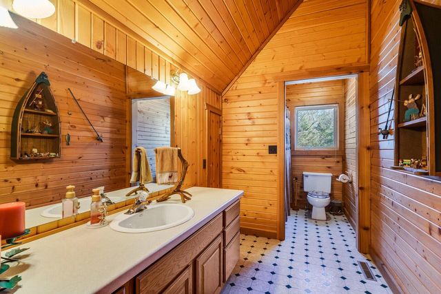 W7443 County Rd T, Holmen, WI 54636