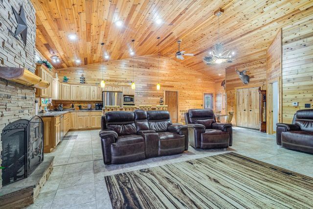 W7443 County Rd T, Holmen, WI 54636