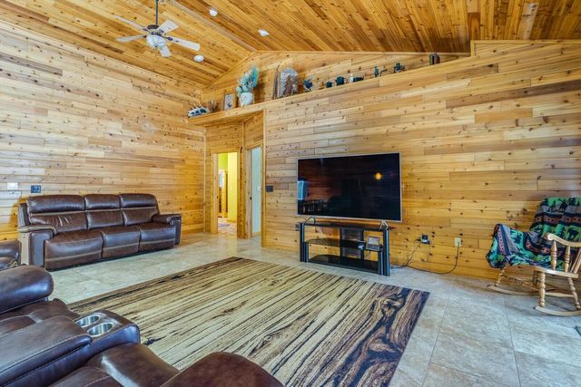 W7443 County Rd T, Holmen, WI 54636