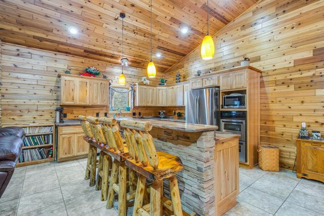 W7443 County Rd T, Holmen, WI 54636