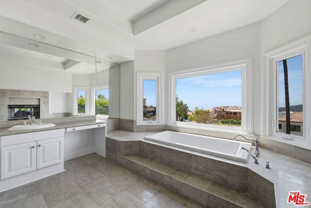 16802 Calle De Sarah, Los Angeles, CA 90272